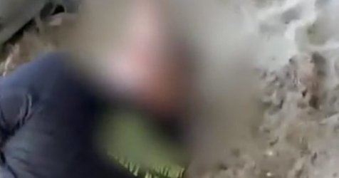 Δραματική διάσωση πυροσβέστη που έχασε τις αισθήσεις του από ναυαγοσώστη – Βίντεο