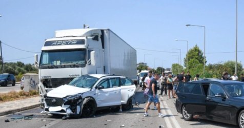 Τροχαίο στην Πρέβεζα: Αλυσιδωτές σφοδρές συγκρούσεις – Τι περιγράφει Ιταλίδα τραυματίας
