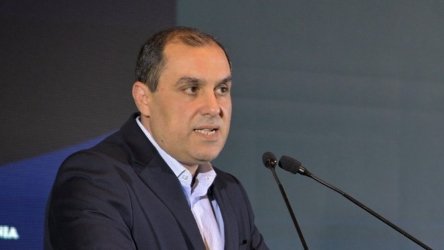 Στη Σαλαμίνα ο Κατσαφάδος: Άμεσες αυτοψίες και μέτρα για τους πληγέντες από τις πυρκαγιές