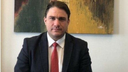 Τσουκαλάς: Η κυβέρνηση οφείλει να μην κάνει ούτε βήμα πίσω από τις εθνικές κόκκινες γραμμές