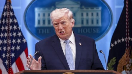 CNN: Το Πολεμικό Ναυτικό εξετάζει το ενδεχόμενο να δώσει το όνομα του Τραμπ σε αεροπλανοφόρο