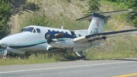 Τραγωδία στον Καναδά: Αεροπλάνο έκανε αναγκαστική προσγείωση σε λεωφόρο – Νεκρός διερχόμενος οδηγός (Βίντεο)