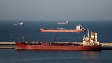 Στενά του Ορμούζ: 68 επιθέσεις, 19 νεκροί ναυτικοί και πάνω από 20.000 άλλοι παραμένουν στην περιοχή