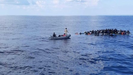 Τουλάχιστον έντεκα μετανάστες νεκροί στα ανοιχτά της Τυνησίας – Βυθίστηκε το σκάφος που τους μετέφερε