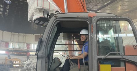ΣΕΦ: Οι μπουλντόζες μπήκαν, υπογραφές δεν μπήκαν και η κυβέρνηση βγαίνει (ακόμη μια φορά) εκτεθειμένη