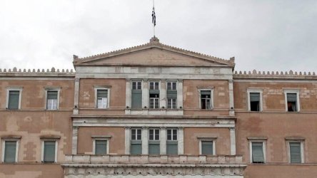 Στην Ολομέλεια το νομοσχέδιο για την επαγγελματική ασφάλιση – Όλες οι θέσεις