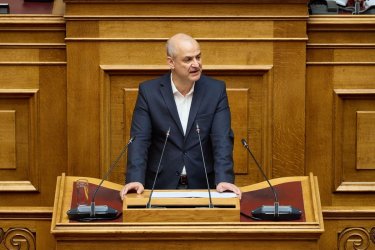 Καζαμίας: «Η ΝΔ δεν θέλει γυναίκες που μιλούν κατά του σεξισμού και της πατριαρχίας»