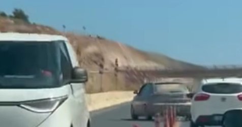 διανόητη προσπέραση στον ΒΟΑΚ: Ξήλωσε τα κολωνάκια και μπήκε στο αντίθετο ρεύμα (Βίντεο)