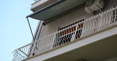 Κυψέλη: Δολοφονία είδε ο ιατροδικαστής για το νεκρό βρέφος – Βρέθηκαν σεξουαλικά βοηθήματα και κάμερες