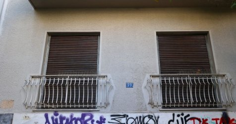 Κυψέλη: Μαρτυρίες για το «διαμέρισμα της φρίκης» με το νεκρό βρέφος – «Άγνωστοι έκαναν σήμα με το κινητό για να μπουν»