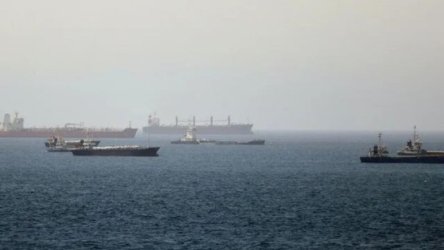 Axios: Ο Τραμπ εξετάζει “περιορισμένα πλήγματα” στο Ιράν για να αποτρέψει νέες επιθέσεις στα Στενά του Ορμούζ