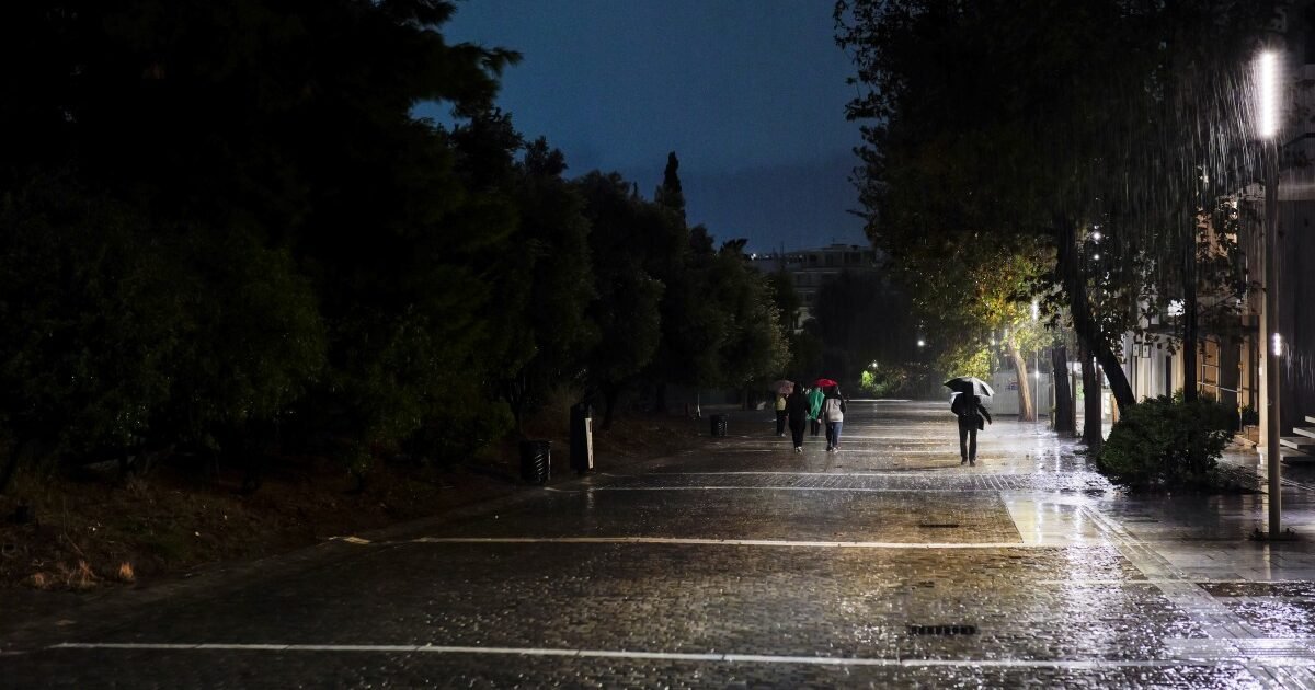Καιρός 28ης Οκτωβρίου: Συναγερμός για καταιγίδες με “κόκκινη προειδοποίηση